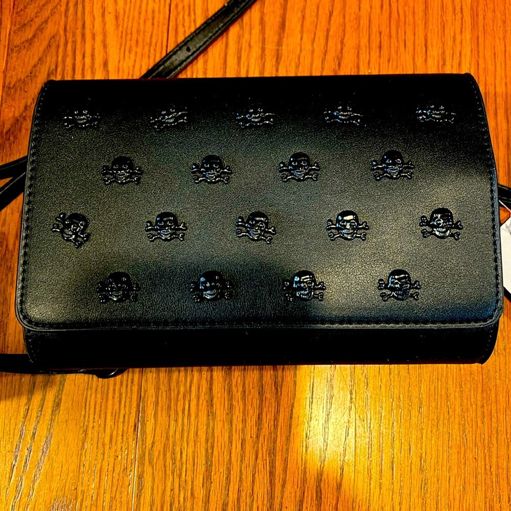 NWT $88 BETSY JOHNSON SKULL CROSSBODY BAG